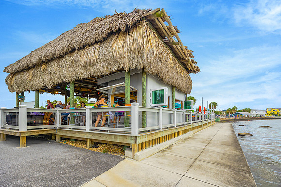 Sams Beach Bar Evening-58