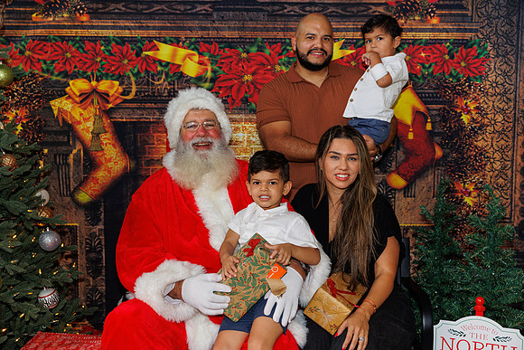 Live Oak Christmas December 14th 2024-85