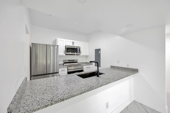 Candy Smith 818 Pinewood Ct-7
