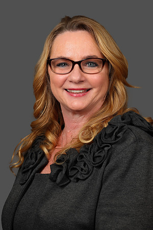 Bernadette Holman Headshot-1