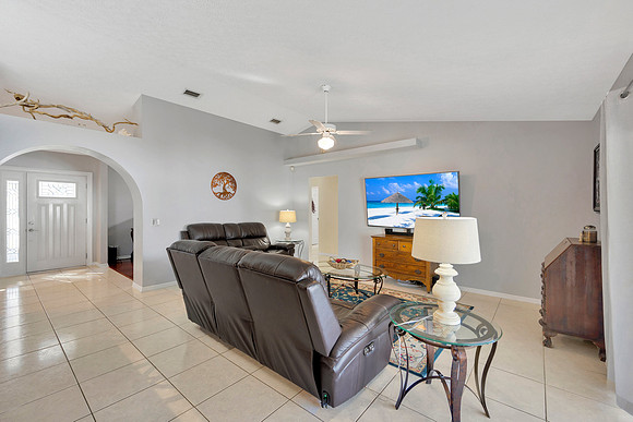 Lynn Davis 1414 Monte Lake Dr.-9