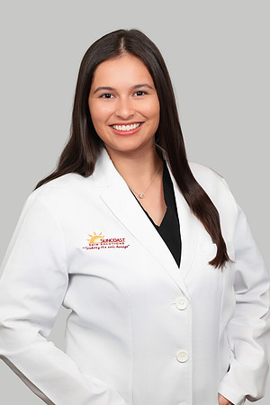 Alexis Franco Headshot Gray 2