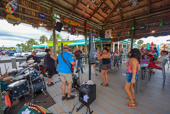 Sams Beach Bar Evening-33