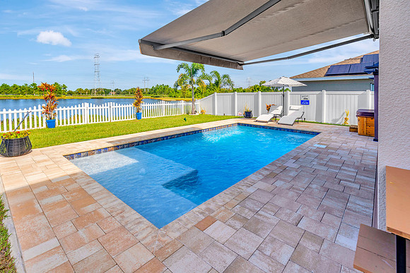 Vargas Grand Kempston Dr.-45