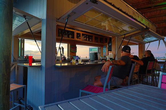 Sams Beach Bar Evening-108