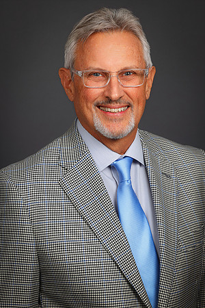 Vested HR Lee Headshot-1