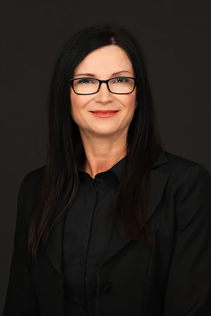 Angela Reimer Headshot 2-1