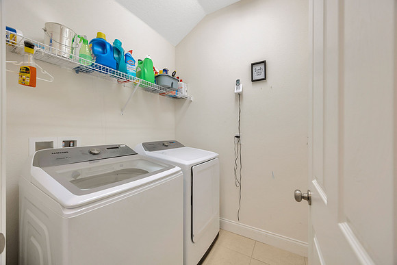 Leeann 9091 Spruce Creek Cir-4