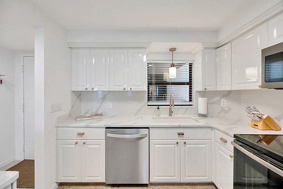 Amanda TRG 1270 Gulf Blvd. #2004-18