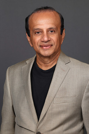 Mohan Srinvasan Moffitt Headshot 2025-1