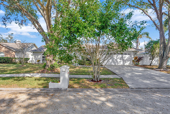 Lynn Davis 1414 Monte Lake Dr.-44