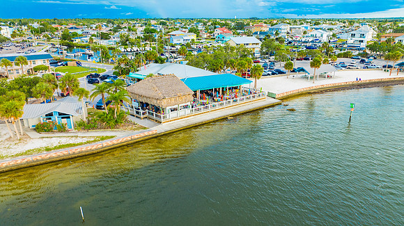 Sams Beach Bar Evening-7