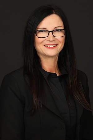 Angela Reimer Headshot-5