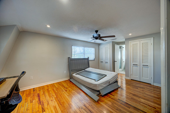 McKenzie 205 Occident St.-12