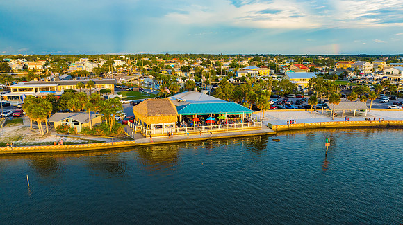 Sams Beach Bar Evening-93