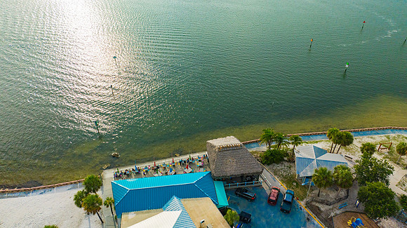Sams Beach Bar Evening-11
