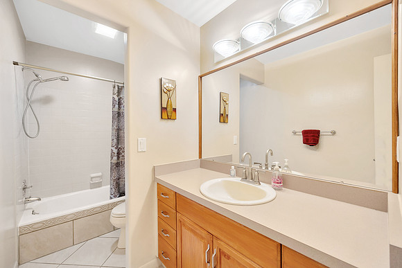 Curt 14918 Northwood Village Ln-9